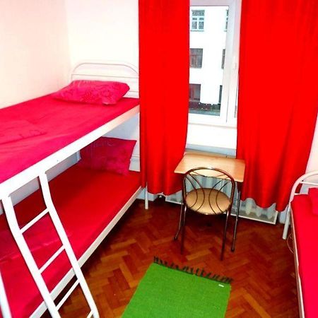 Hostel Kreshatik Kiev Esterno foto