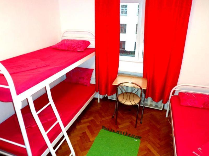 Hostel Kreshatik Kiev Esterno foto